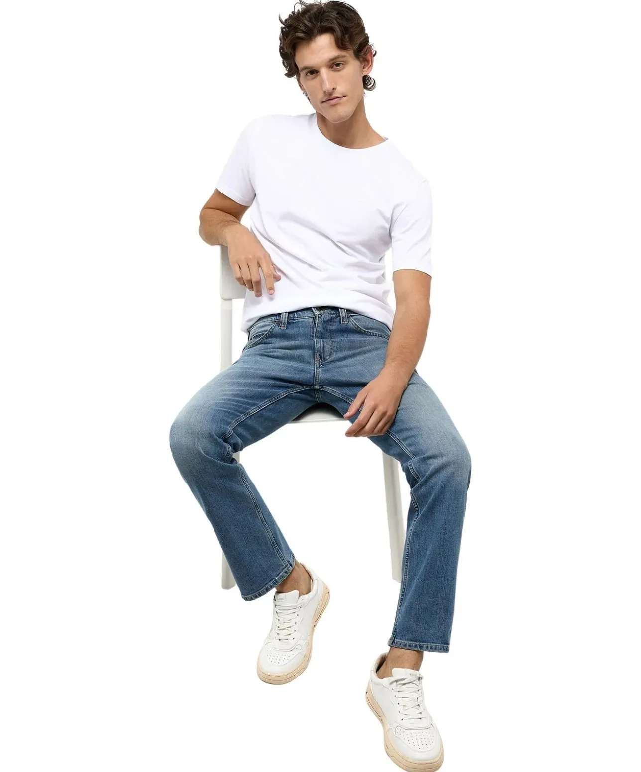 Mustang Tramper Straight Fit Jeans in mittelblauen Used Look