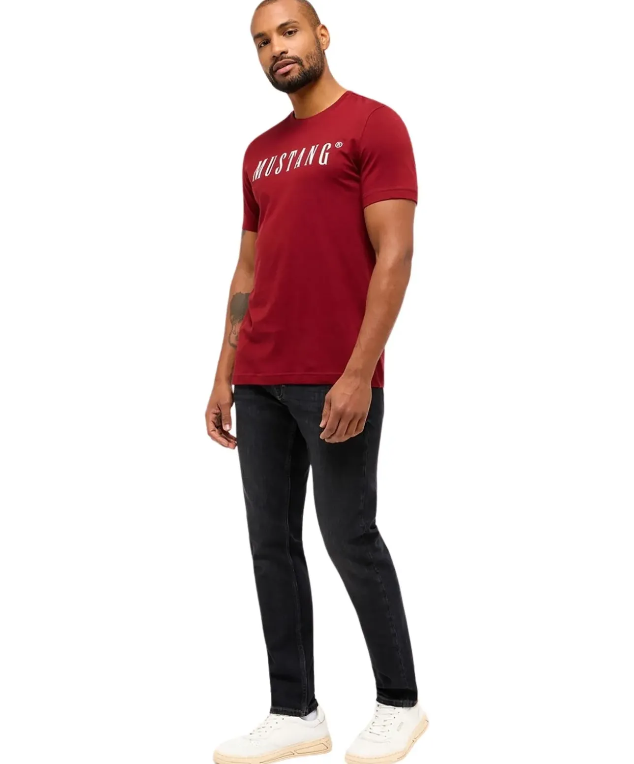 Mustang T-Shirt Print Austin in roter Syrah Färbung