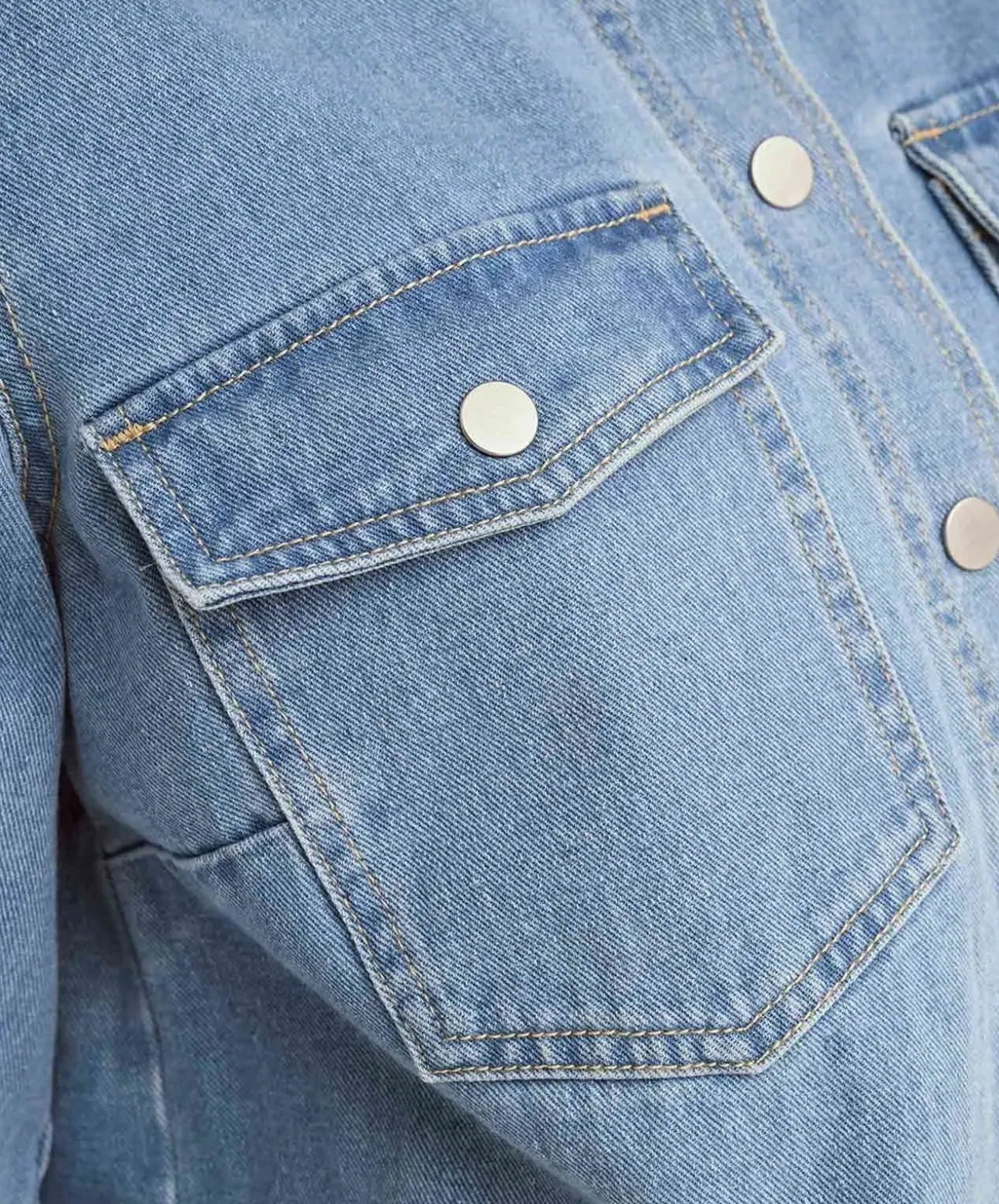 Only Jeansbluse Belle in hellblau mit Brusttaschen