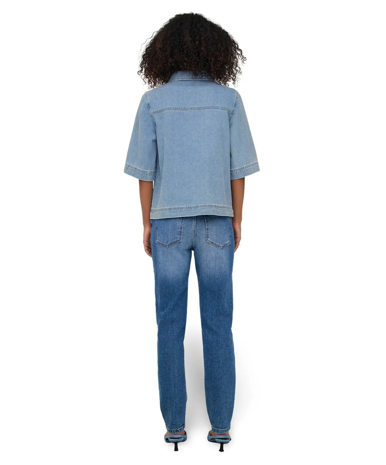 Only Jeansbluse Belle in hellblau mit Brusttaschen