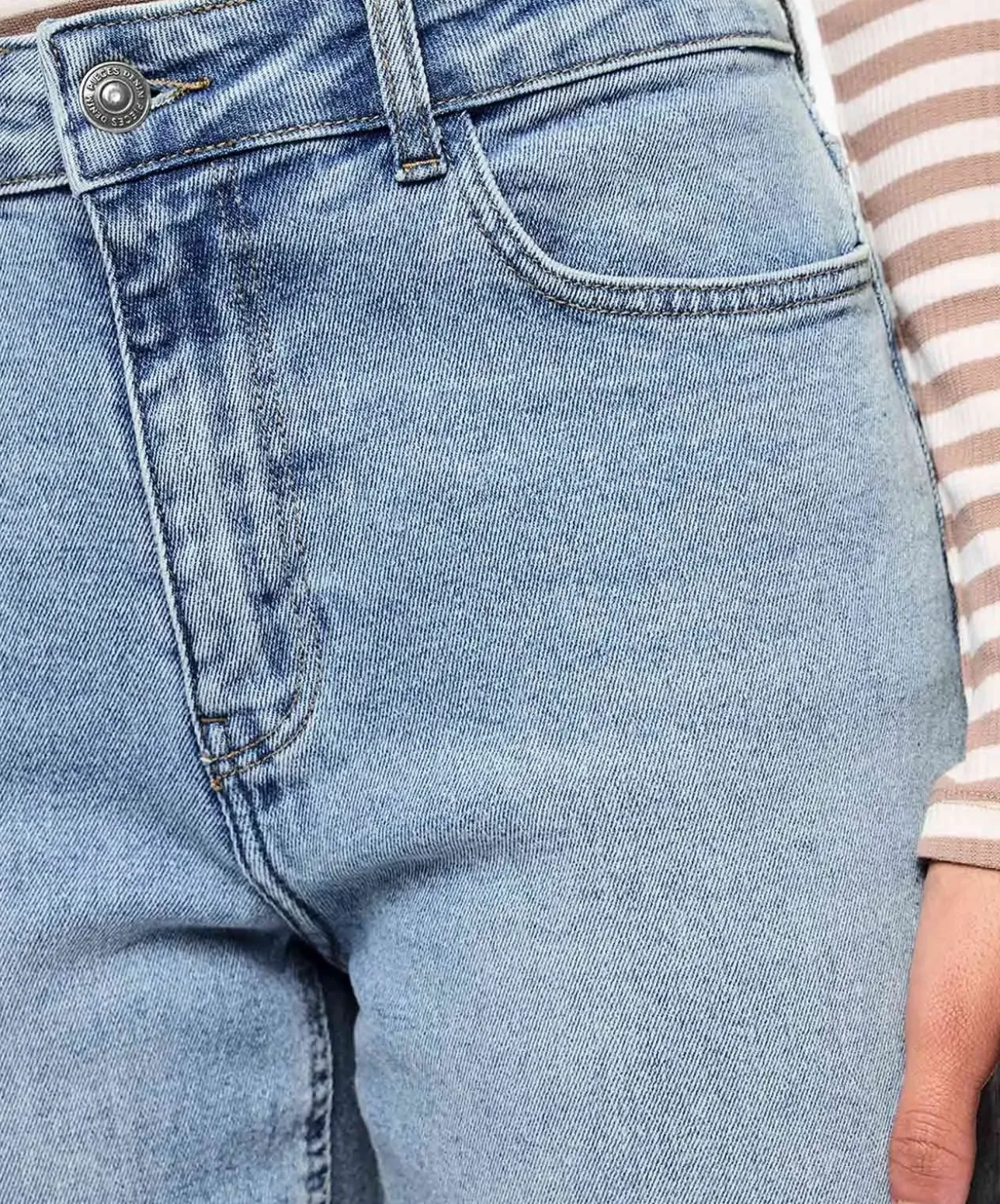 Pieces Bella knöchellange Jeans in Stonewash mit hohem Bund
