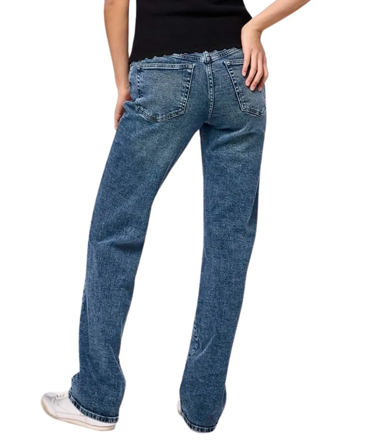 Pieces Kelly Jeans Straight Fit in mittelblauer Waschung