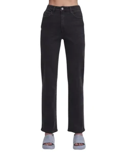 Pieces Kesia Jeans Mom Fit in blau mit Zerstörungs Effekten