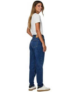 Pieces Kesia Jeans Mom fit in dunkelblauer Waschung