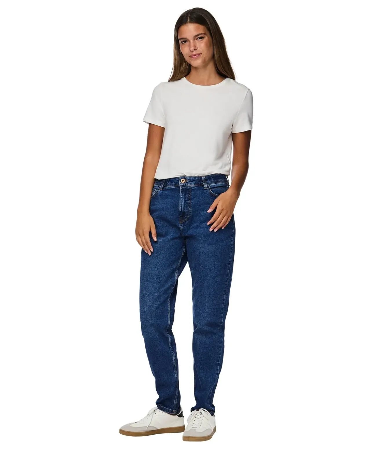 Pieces Kesia Jeans Mom fit in dunkelblauer Waschung