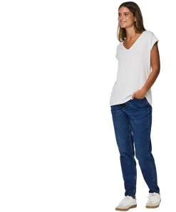Pieces Kesia Jeans Mom fit in dunkelblauer Waschung