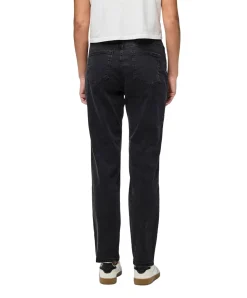 PIECES Kesia Mom-Fit Jeans in Schwarz mit Knöchellänge