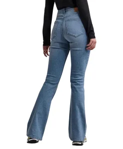 Pieces Peggy Jeans mit weitem Bein in hellem Used Look