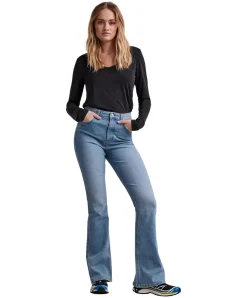 Pieces Peggy Jeans mit weitem Bein in hellem Used Look
