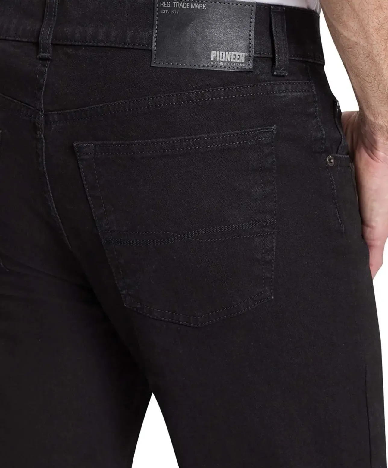 Pioneer Ron Jeans Regular Fit in Schwarz