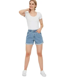 Vero Moda High Waisted Jeansshorts Ninetten in Hellblau