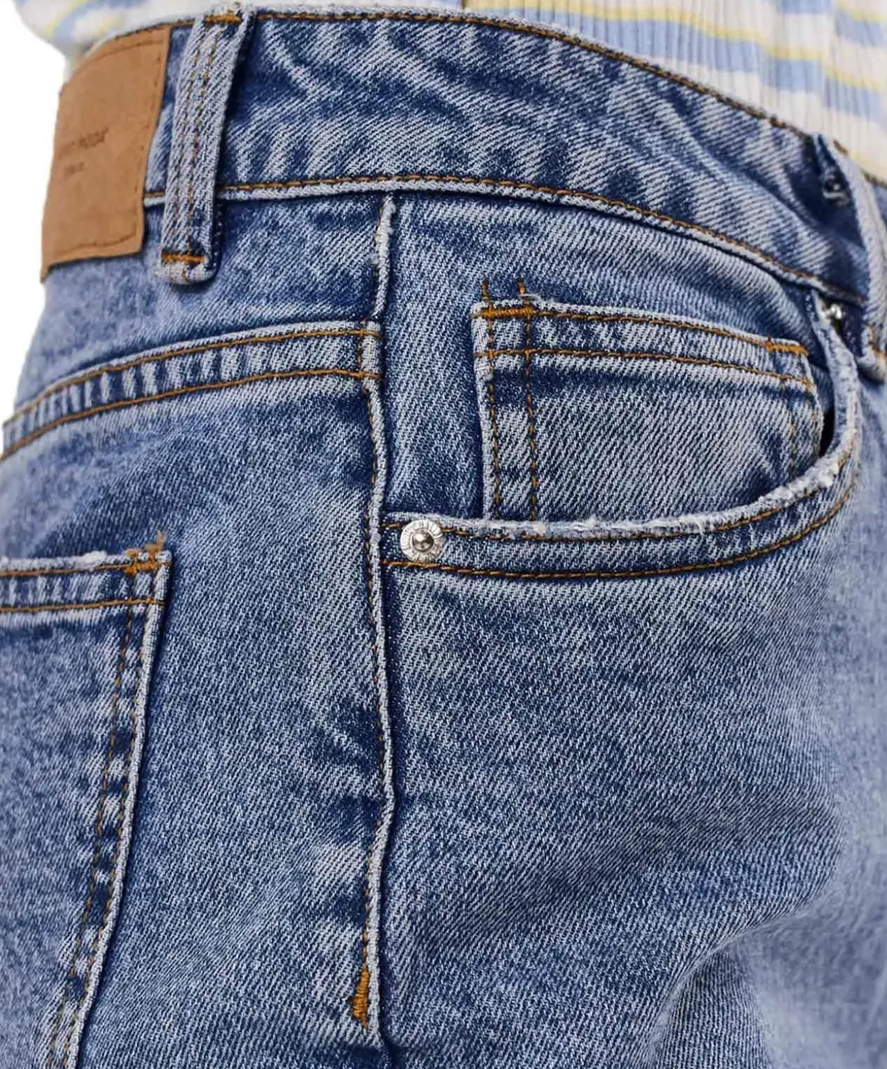 Vero Moda Jeans Mom Fit Brenda aus hellem Indigo