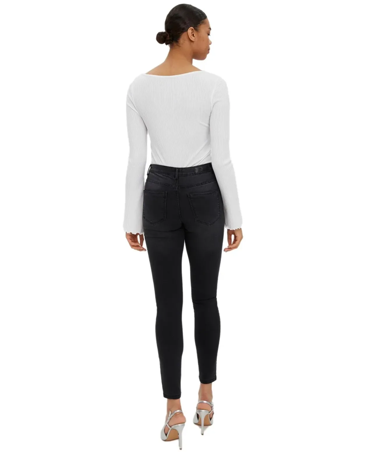 Vero Moda Jeans Skinny fit Tanya in schwarzem Used