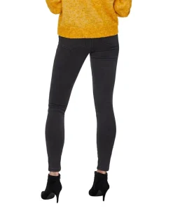 Vero Moda Push-Up-Jeans Seven in grauem Dark Grey