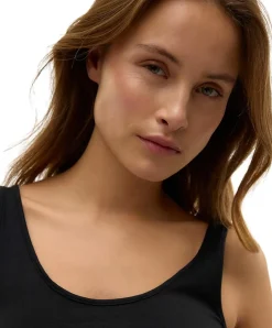 Vero Moda Tank Top mit U-Ausschnitt in Schwarz