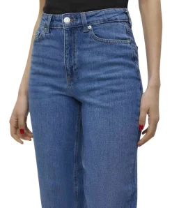 Vero Moda Tessa Jeans mit hoher Taille in Mittelblau