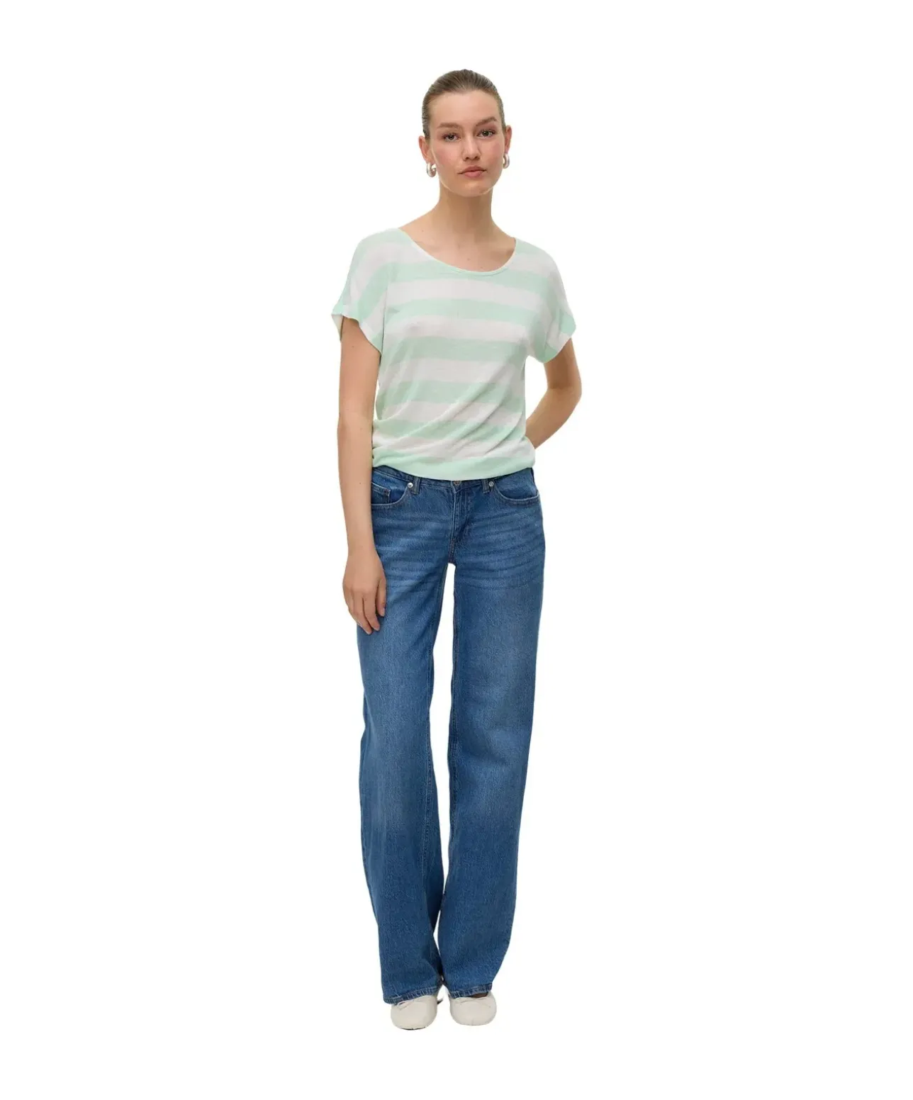 Vero Moda T-Shirt Wide in Azurblau mit Streifen