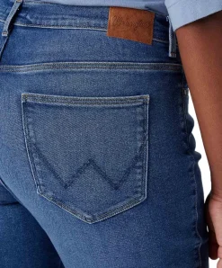 Wrangler Body Bespoke Slim fit Jeans in Mittelblau