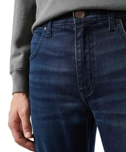 Wrangler Greensboro Jeans in dunkler Wild Horse Waschung