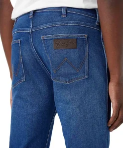 Wrangler Greensboro Jeans in blauem High-Stretch-Denim
