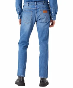 Wrangler Greensboro Jeans Straight Leg in Used-Optik
