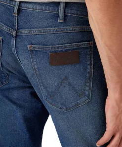 Wrangler Greensboro Jeans Straight Fit in Mittelblauer Optik