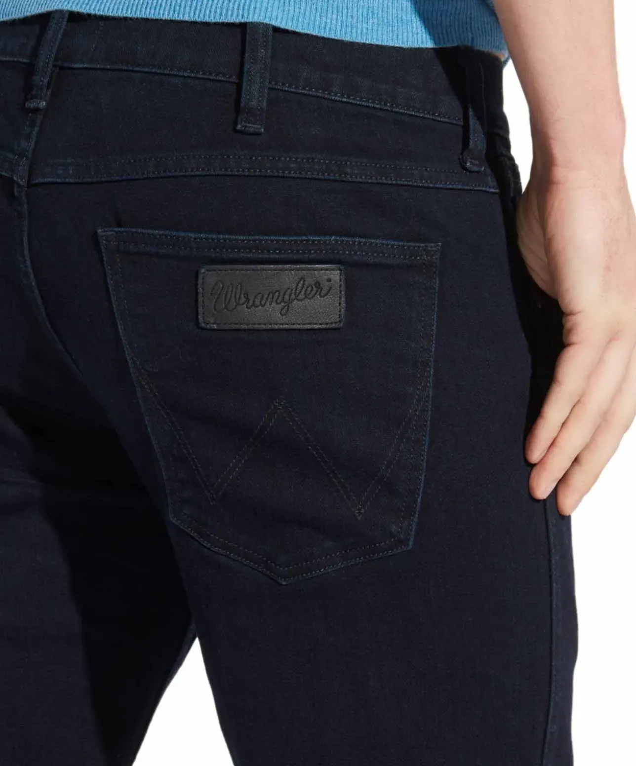 Wrangler Greensboro Jeans mit geradem Bein in Schwarzblau