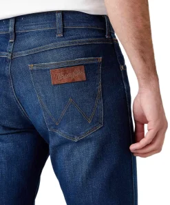 Wrangler Greensboro Jeans in indigoblauer Waschung