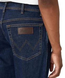 Wrangler Herren Jeans Texas Slim in dunkelblauem Cross Game
