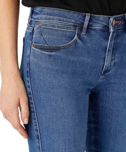 Wrangler Jeans Bootcut Body Bespoke in Camellia Waschung