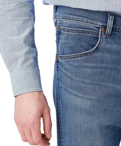 Wrangler Jeans Greensboro in hellblauem Bright Stroke