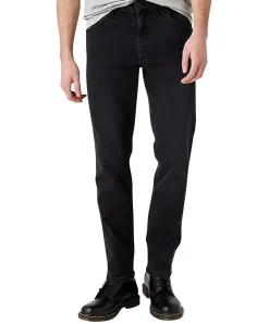 Wrangler Jeans Straight Fit Greensboro aus Black Denim