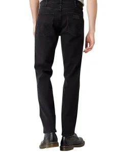Wrangler Jeans Straight Fit Greensboro aus Black Denim