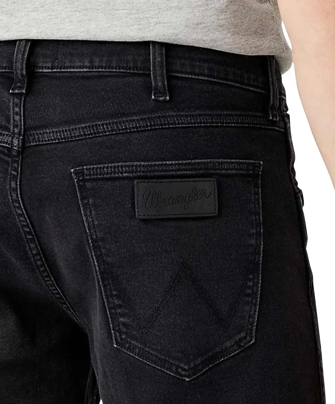 Wrangler Jeans Straight Fit Greensboro aus Black Denim