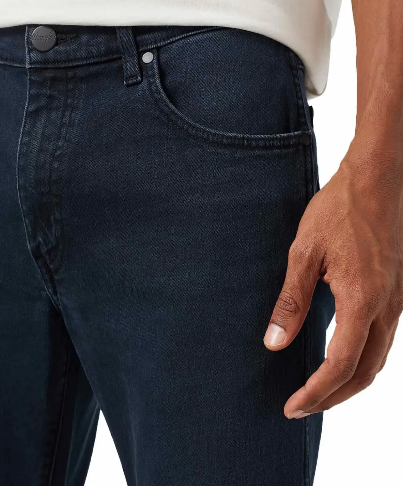Wrangler Larston Jeans in blauer Cloudy Skies-Waschung