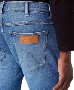 Wrangler Larston Jeans Tapered aus blauem Vintage-Denim