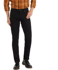 Wrangler Larston Slim Tapered Jeans in Schwarz