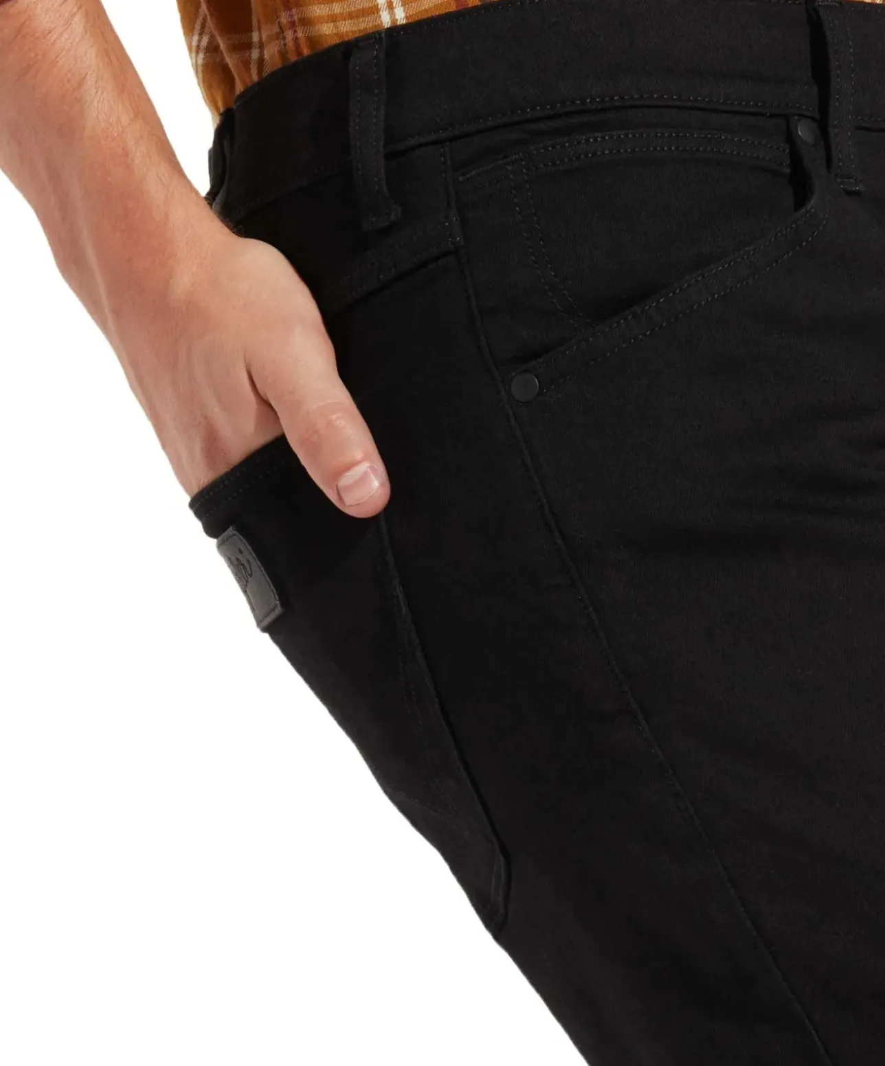 Wrangler Larston Slim Tapered Jeans in Schwarz