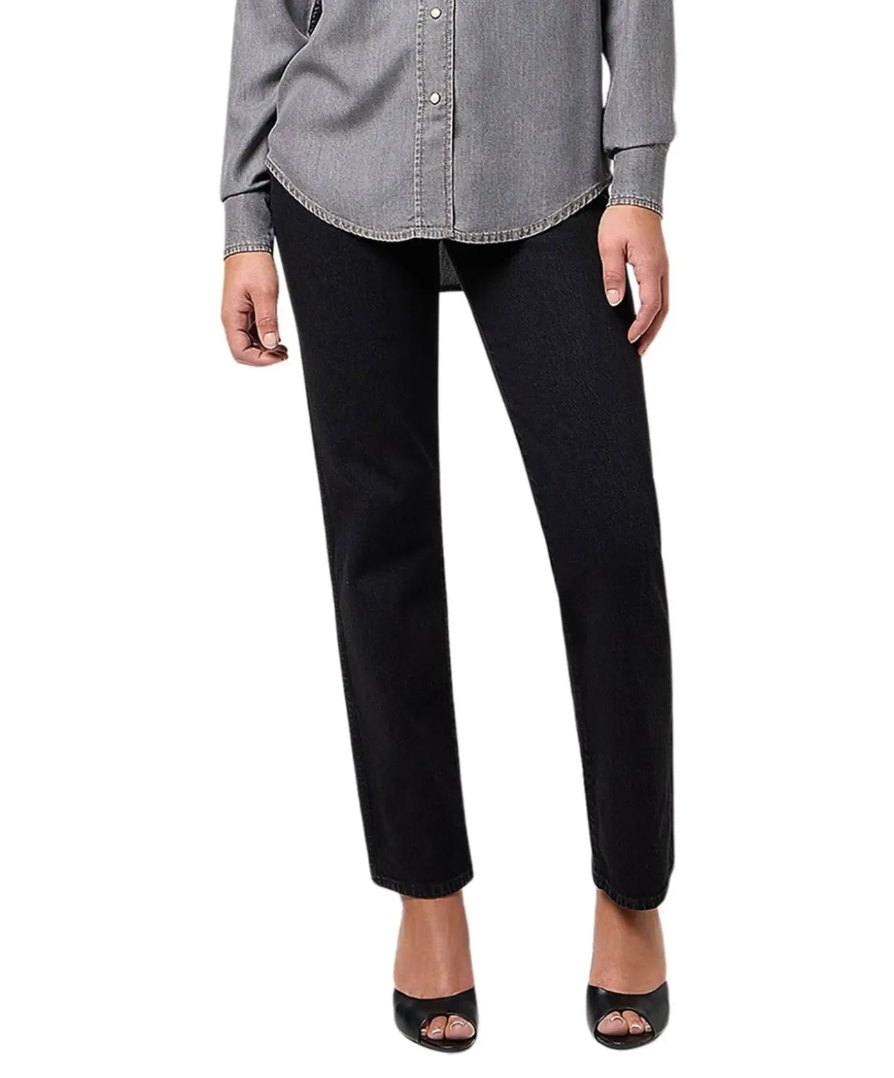 Wrangler Straight Jeans in Schwarz mit mittelhohem Bund