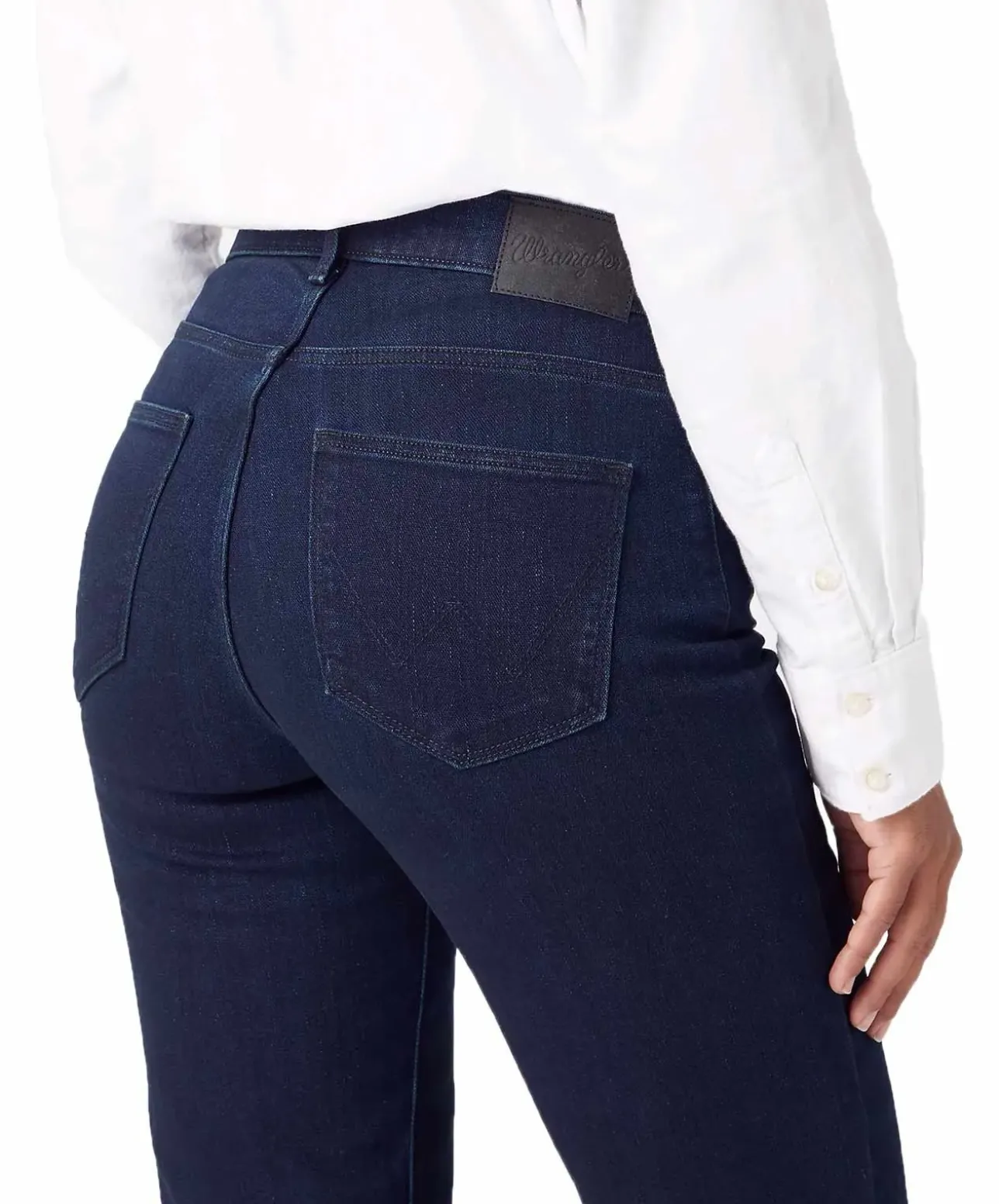 Wrangler Straight Jeans in dunkelblau mit mittelhohem Bund