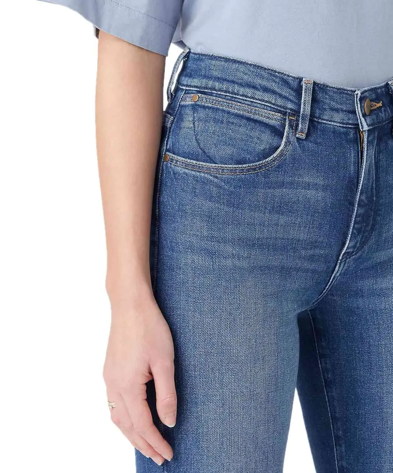 Wrangler Straight Jeans in blau mit mittelhohen Bund