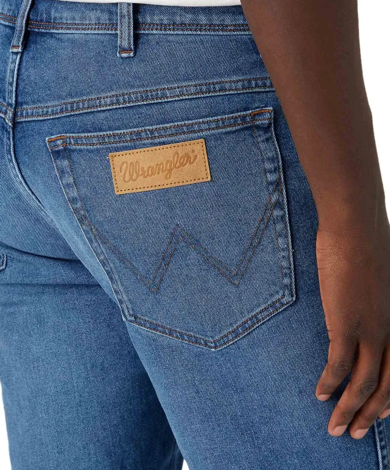 Wrangler Texas Slim Jeans in mittelblauer Maverik Waschung