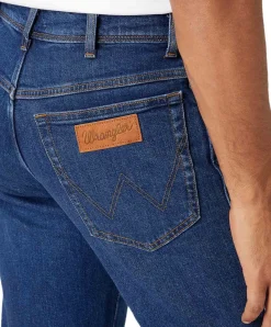 Wrangler Texas Stretch Jeans Straight Fit mit Used Look