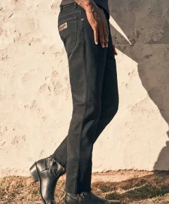 Wrangler Texas Stretch Jeans in Black Overdye