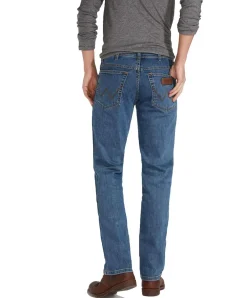 Wrangler Texas Stretch Regular Fit in Stonewash