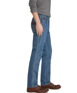 Wrangler Texas Stretch Regular Fit in Stonewash