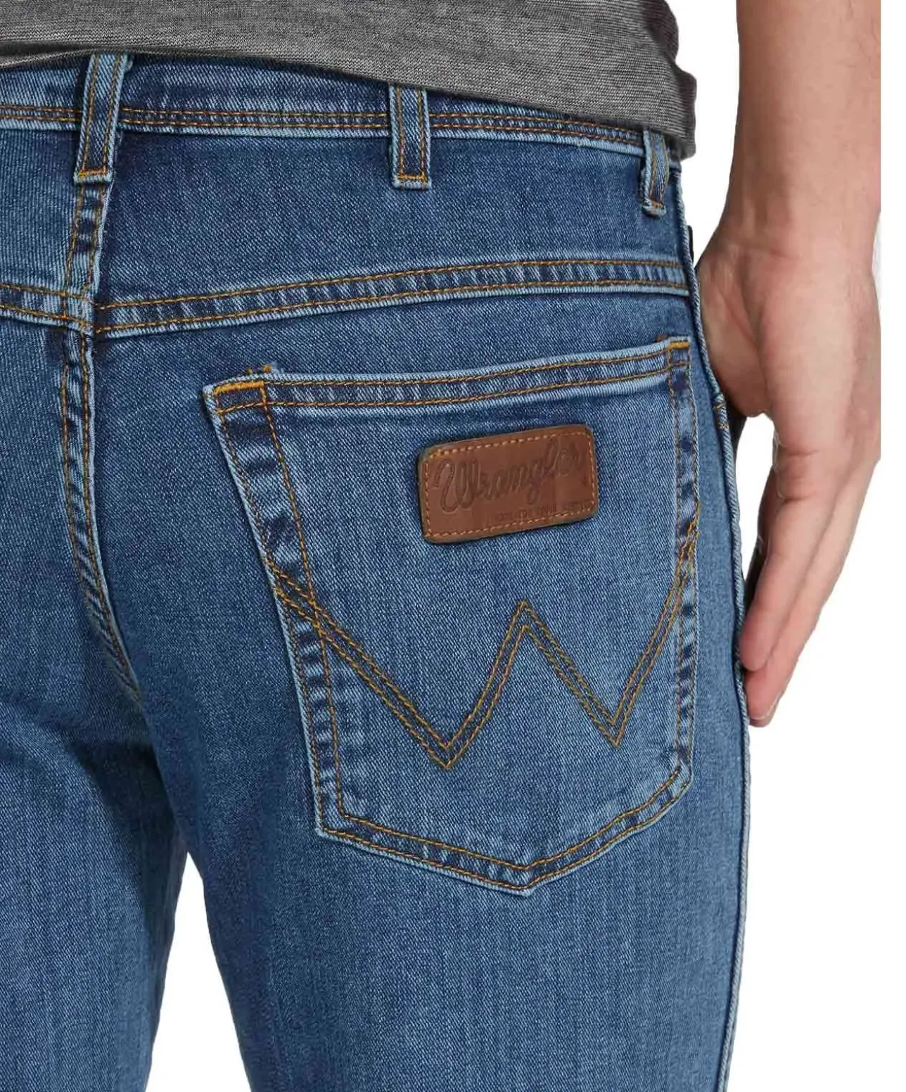 Wrangler Texas Stretch Regular Fit in Stonewash